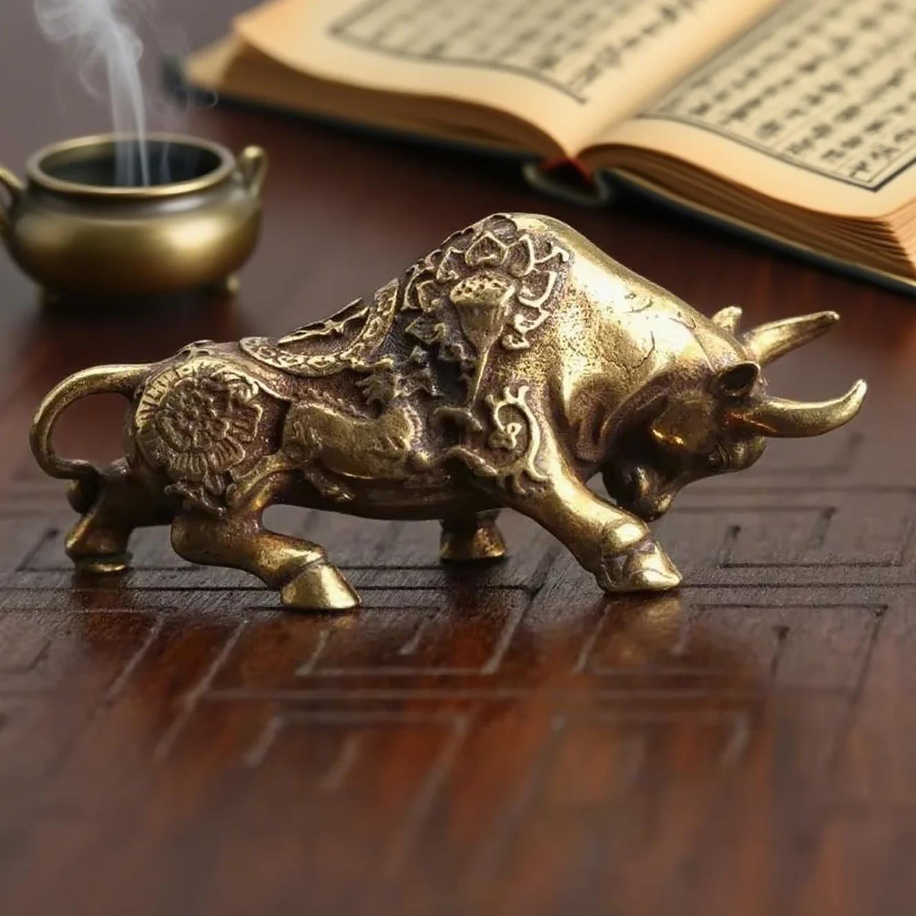 Estátua de Latão de Touro de Luta, Estatueta de Animal de Cobre da Sorte, Ornamento Miniatura que Atrai Riqueza para Decoração de Casa e Escritório - Image 1