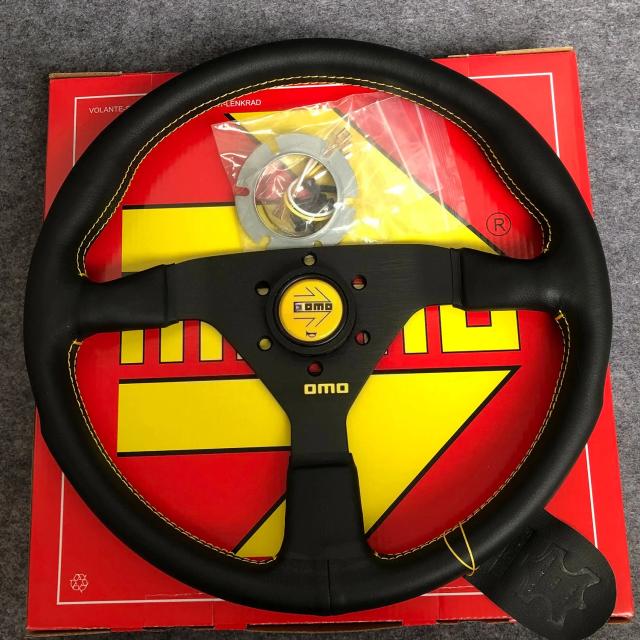 Volante Esportivo MonteCarlo V1 350mm/14'' em Couro Genuíno com Raios Planos Reforçados