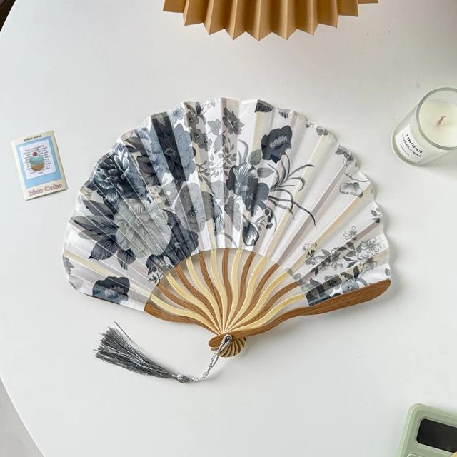 Leque de Seda Estilo Japonês Dobrável - Arte e Elegância para Dança e Presentes