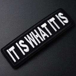 "É é o que é" Engraçado Meme Iron-On Patch - Apliques bordados humorísticos para jaquetas, bolsas, chapéus e acessórios de roupas DIY - Image 3