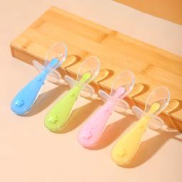 Colher de silicone para bebês, alimentação de pasta de arroz para bebês, colher de sopa de cabeça macia, colher de treinamento, colher curta de silicone com escudo infantil - Image 1