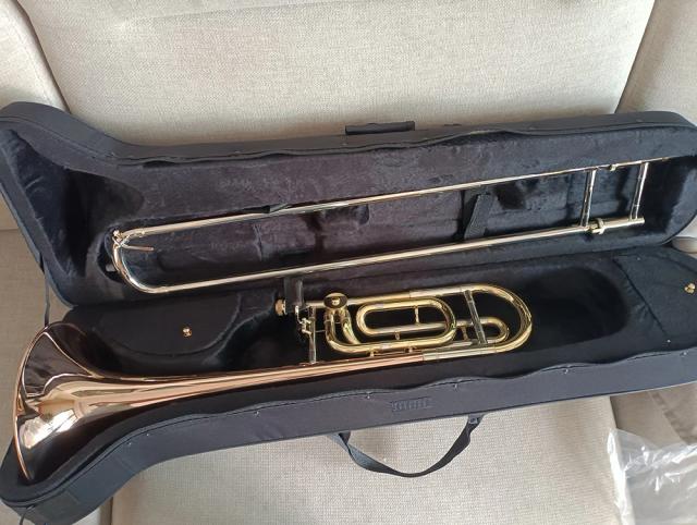 Bach Trombone Tenor Profissional 42BO Bb/F Bronze Fosforoso Instrumento Musical