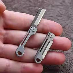 1pc mini faca dobrável de aço inoxidável-chaveiro de ferramenta de bolso multifuncional para acampamento ao ar livre e edc - Image 1
