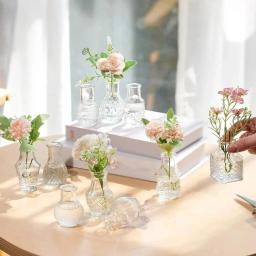 Conjunto de 10 Vasos de Vidro Mini Retro com Relevo, Estilo Europeu, Cristal Transparente, Elegantes e Decorativos - Image 1