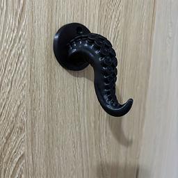 Gancho de Tentáculo de Polvo Estilo Cthulhu Transfronteiriço, Decoração Criativa Sombria para Casa, Ideal para Armazenamento de Roupas, Bolsas e Fones de Ouvido - Image 5