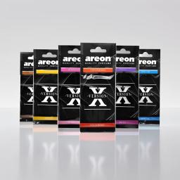 Os nossos aromatizadores de ar para carros de alta qualidade, modelo [Shape X], que podem ser usados como elementos decorativos para os espelhos retrovisores, estão disponíveis em conjuntos. - Image 1