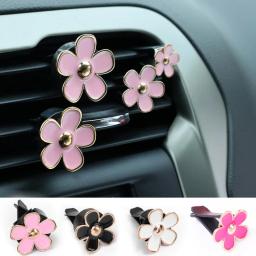 Pequena margarida carro ventilação de ar perfume clipe bonito carros aroma difusor pingente criativo feminino decoração interior automóvel - Image 1