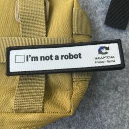 Eu não sou um robô tático remendos engraçado gancho & loop emblema apliques moral militar crachá braçadeira roupas mochila adesivos - Image 2