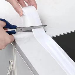 1 rolo de tiras de vedação de vaso sanitário à prova d'água e à prova de mofo, fitas de vedação autoadesivas para cozinha e banheiro, fita à prova d'água para banheiro - Image 4