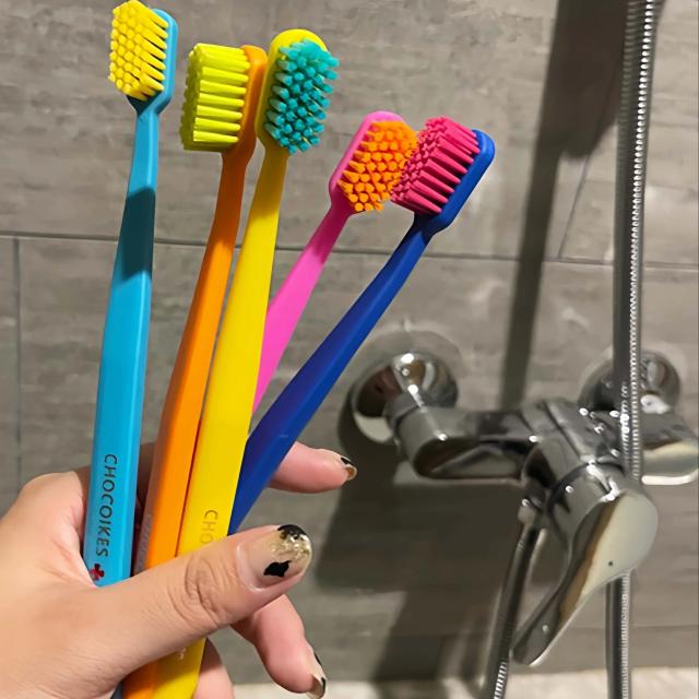 Conjunto de escovas de dentes Chocolate Swiss Careing Cerdas Macias Ergonômica 5 Unidades