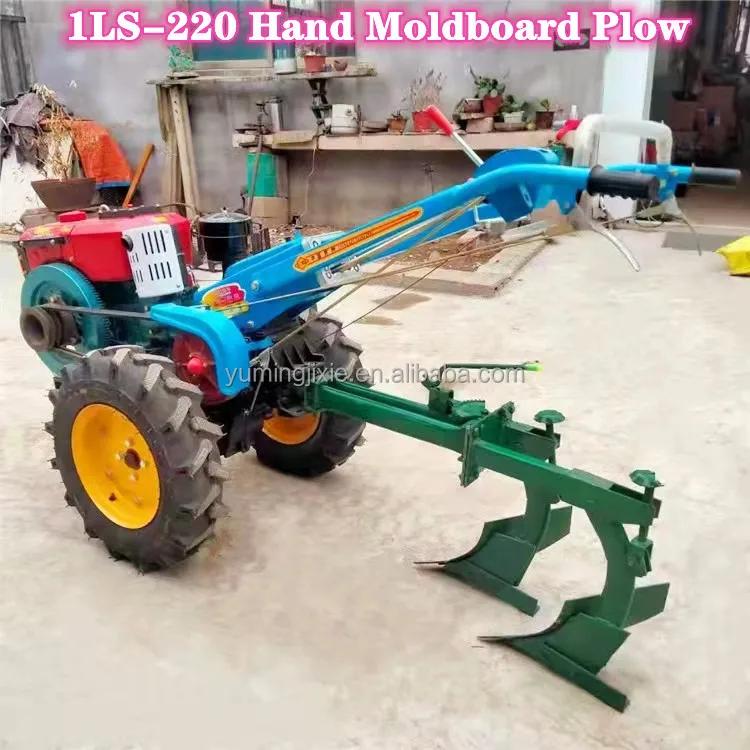 Máquinas e Equipamentos Agrícolas, Incluindo Arados Manuais e Tratores para Arar Terras Agrícolas e Preparar o Solo - Image 1