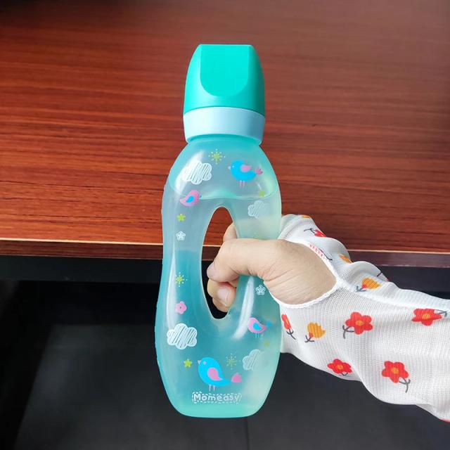 Garrafa Infantil com Alça e Bico de Silicone 240ml
