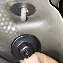 50 Peças de Fixadores Plásticos Externos para Carroceria BMW X3 X5 X6, Presilhas de Flange para Proteção Inferior, Parafusos Autoatarraxantes e Porcas de Fixação - Image 3