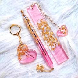 Conjunto de Moldes de Silicone para Resina Epóxi: Marcadores de Página Transparentes, Chaveiros em Formato de Coração e Moldes para Artesanato de Papelaria Feito à Mão - Image 3
