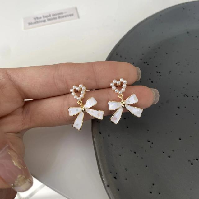 Brinco Pérola Laço Coração Branco Moda Coreana 1 Par