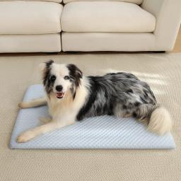 Novo Tapete Refrescante de Seda Gelada para Verão, Almofada Grossa e Respirável para Cães, Antiderrapante e Lavável, Lençol Refrescante para Cães e Gatos de Porte Médio e Grande - Image 4