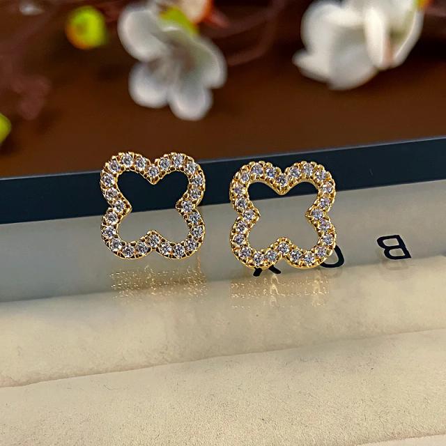 Brincos de Trevo de Quatro Folhas Ocos Banhados a Ouro 18K Joia da Moda para Ela