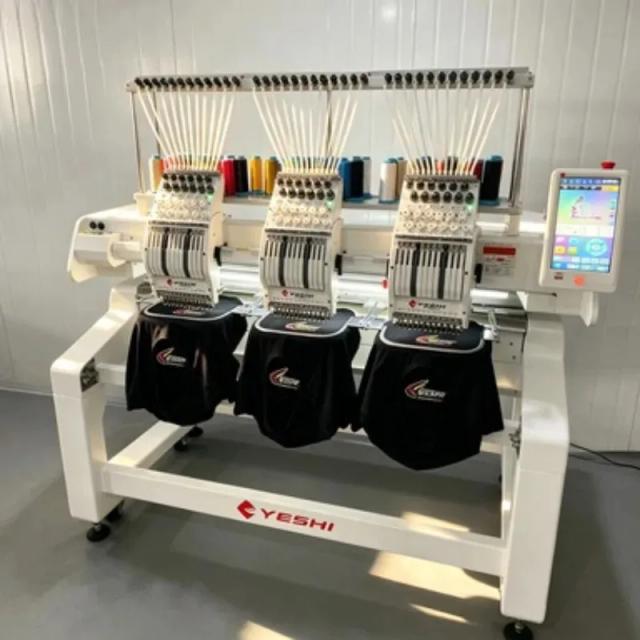 Máquina de Bordado Industrial 4 Cabeçotes 15 Agulhas 1200RPM