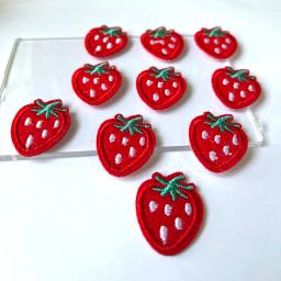 Barato 10 pçs bonito bordado mini remendos de morango ferro em apliques para jeans diy acessórios de roupas - Image 2