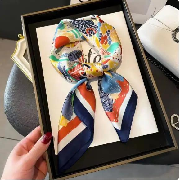 Lenço Quadrado de Seda Feminino Estampa Floral Macio para Cabelo Bolsa Pescoço