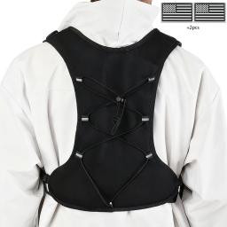 Colete leve com faixa refletiva, alças ajustáveis cruzadas, bolso de armazenamento, argola em D e vem com 2 emblemas. - Image 2