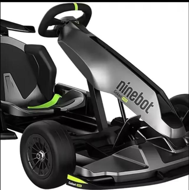Ninebot Go Kart Pro: Go Kart Elétrico Ajustável para Crianças e Adultos - Diversão ao Ar Livre com Pedal de Corrida