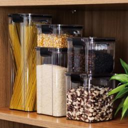 Kit 5 Potes Herméticos Acrílico Quadrado Empilhável com Vedação e Trava Para Alimento Mantimentos + Etiquetas - Image 4