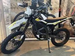 Bicicleta Elétrica Off-Road Sur Ron Abelha Ultra 74V 12500W 55AH 440Nm em Excelente Estado