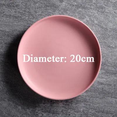 Fotografia Criativa de Utensílios de Mesa: Placas de Cerâmica Simples e Elegantes para Comida deliciosa