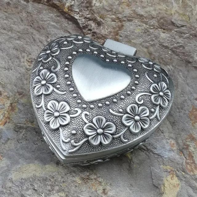 Caixa de Jóias Retro de Metal com Flor Vintage - Pequena e Elegante para Armazenamento de Anéis, Pulseiras e Pingentes