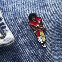 Interessante Jogadores de Futebol Americano Broche Dos Desenhos Animados Originalidade Lapela Emblema Denim Jaqueta Mochila Pin Dado Amigos Fãs Presentes - Image 1