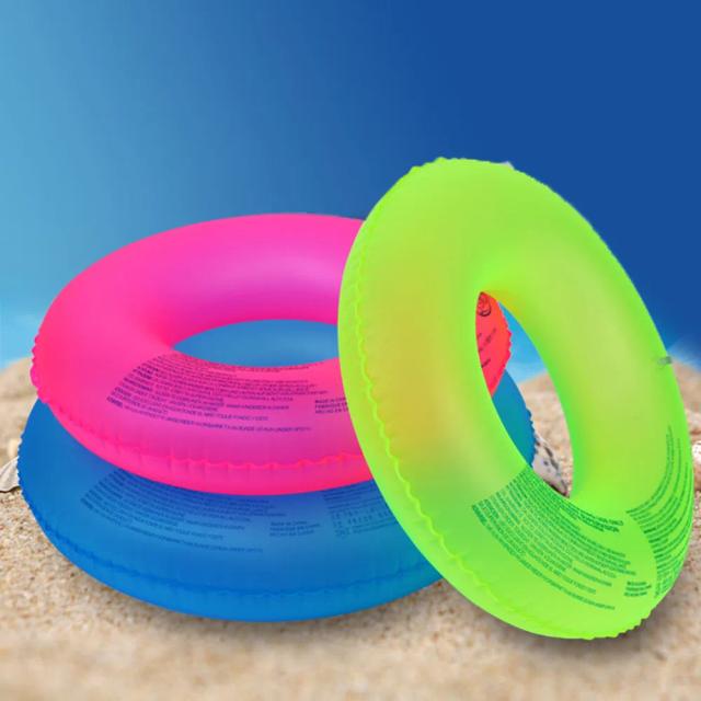 Bóia Inflável Fluorescente para Natação - Anel para Piscina Ideal para Adultos e Crianças em Cores Vibrantes para o Verão
