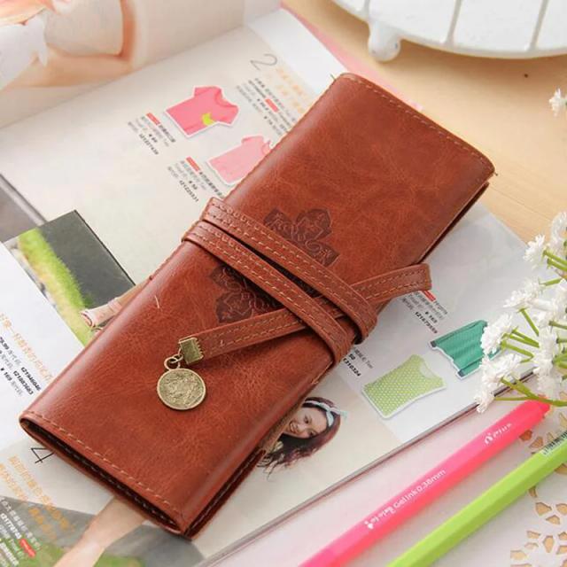 Estojo Retrô em Couro PU para Lápis e Canetas, Ideal para Escritório e Cosméticos, Design Criativo em Rolos