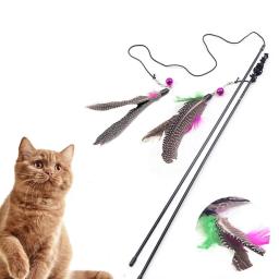 Vareta de brinquedo com penas para gatos, brinquedo artificial e interativo de plástico com pequeno rato com guizo para provocar gatos, 1 peça - Image 1