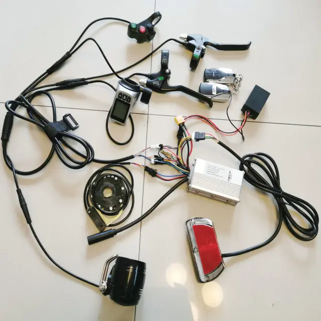 Kit Completo para Conversão de Bicicleta em Elétrica com Controlador, Tela, Iluminação e Freios à Prova d'Água