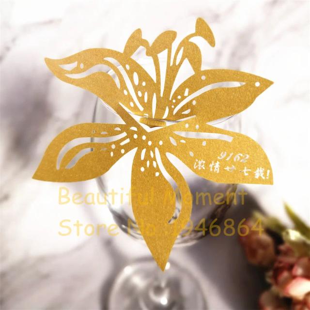 Marcador de Mesa Floral para Casamentos, Chá de Bebê e Aniversários - 50 Unidades em Lindo Design de Lírio