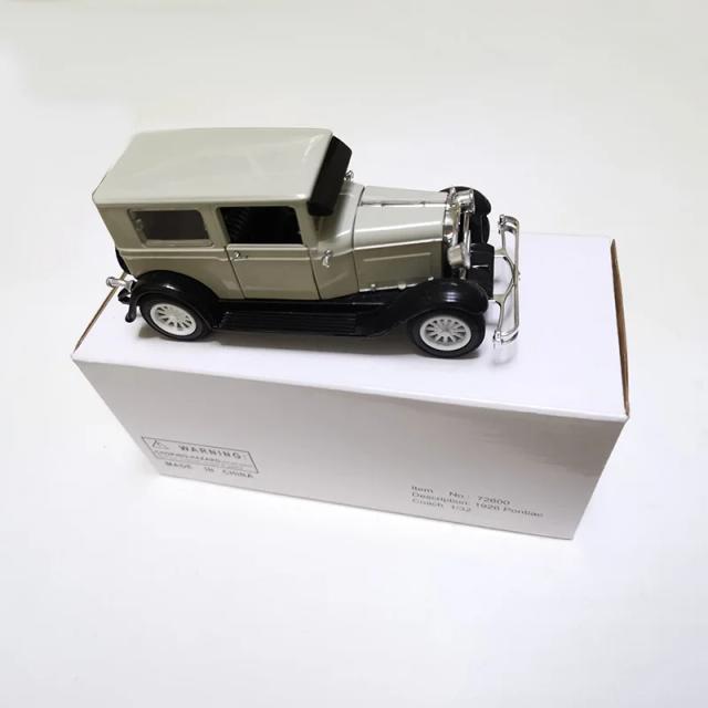 Carro de Brinquedo Vintage em Liga Metálica 1/32 com Caixa Original - Modelo Clássico Colecionável Retrô para Decoração