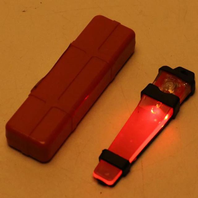 Acessórios AR-15 FMA V-Lite: Capacete Tático com Luz de Sobrevivência à Prova d'Água, Sinal Strob e Iluminação para Caça e Acampamento