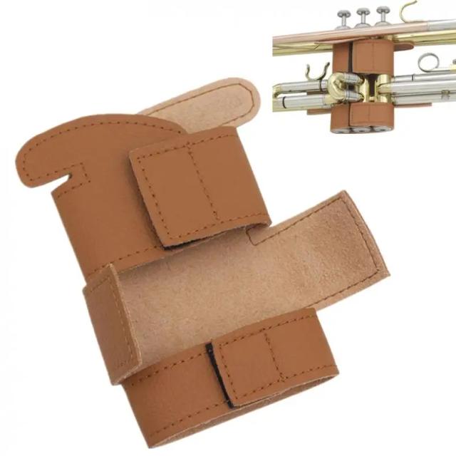 Capa Protetora Marrom para Trompete em Couro Sintético Profissional - Acessório Ideal para Músicos