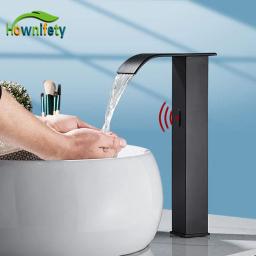 Hownifety quente e fria inteligente sensor torneira da bacia do banheiro deck monte cachoeira tomada misturadora guindaste automático sentido touchless - Image 1