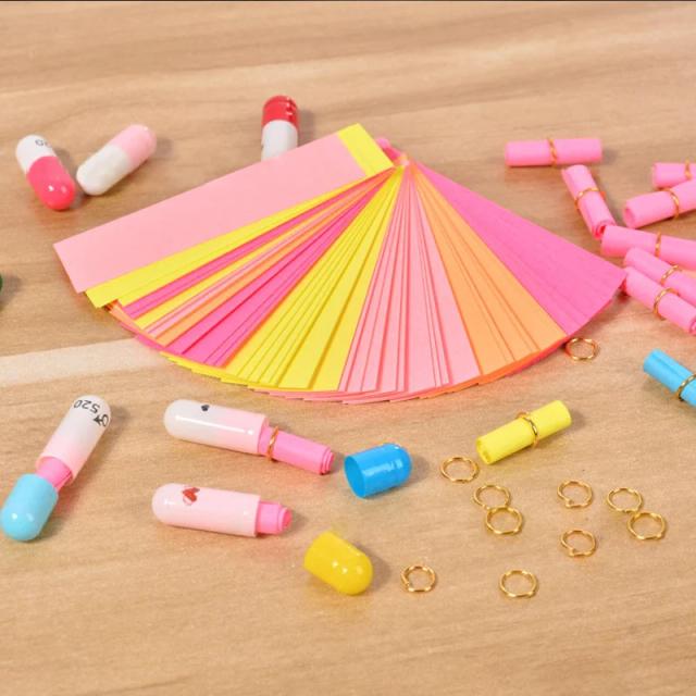 Cápsula Surpresa para Festas: 100 Peças de Aniversário, Casamento e Chá de Bebê com Mini Mensagens e Presentes para a Namorada