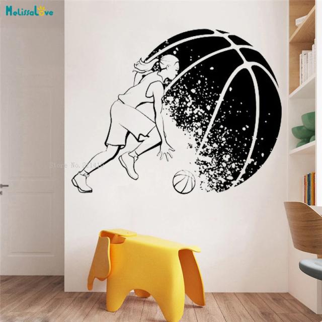 Adesivo de Parede Jogadora de Basquete - Decoração Esportiva para Casa com Design Removível e Artístico