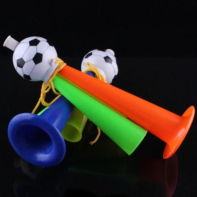 Kit de 24 Brinquedos de Futebol para Crianças: Trompetes, Buzinas e Copos Temáticos para Cheerleading