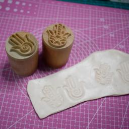 Carimbo de argila textura de mão, Grave Ferramentas para Cerâmica e Cerâmica, Blocos esculpidos, Ferramenta de cerâmica esculpida, Novo, Fatima Lucky, 3,5 cm Redondo - Image 3