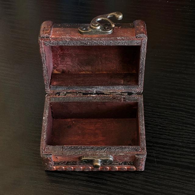 Caixa de Jóias Vintage em Metal com Bloqueio - Presente Perfeito para Tesouros e Moedas