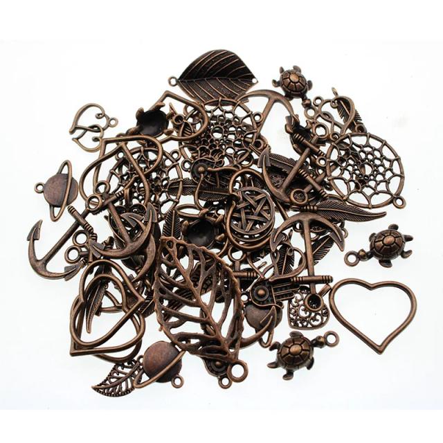 Conjunto de 20 Pingentes Vintage de Metal em 4 Cores para Criação de Jóias Artesanais - Animais em Tamanhos Aleatórios para Pulseiras e Colares DIY