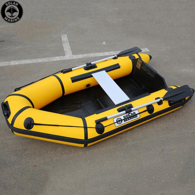 Barco Inflável Solar Marinho para 3 Pessoas - Caiaque de 2.3m em PVC 0.9mm com Acessórios para Pesca e Esportes Aquáticos