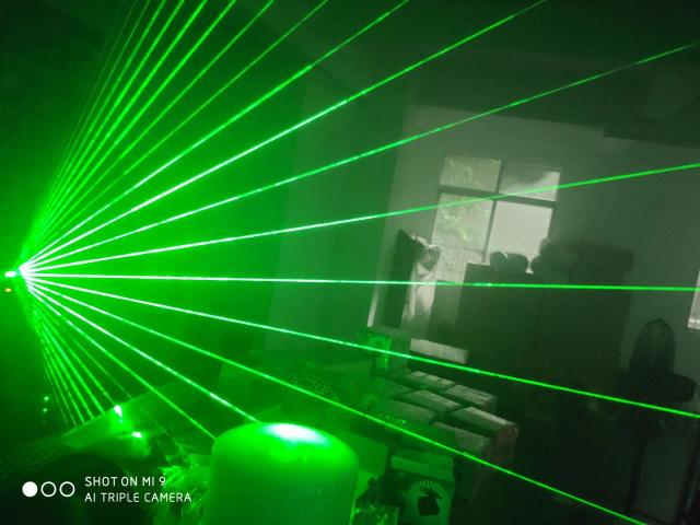 Luz Laser R/G Profissional com Efeitos de Matriz para DJs em Discotecas