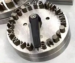 Conjunto Completo de Perfuradores de Disco Redondo para Fazer Joias - 26 Moldes em Forma de Letra para Corte de Metal