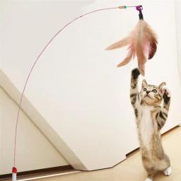 Vareta de brinquedo com penas para gatos, brinquedo artificial e interativo de plástico com pequeno rato com guizo para provocar gatos, 1 peça - Image 5